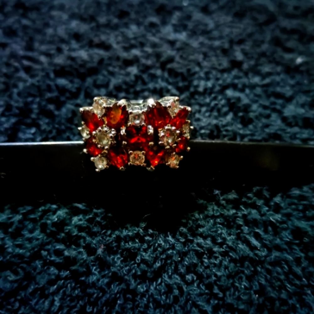Women's 925 Rhinestone Ring... Size 9